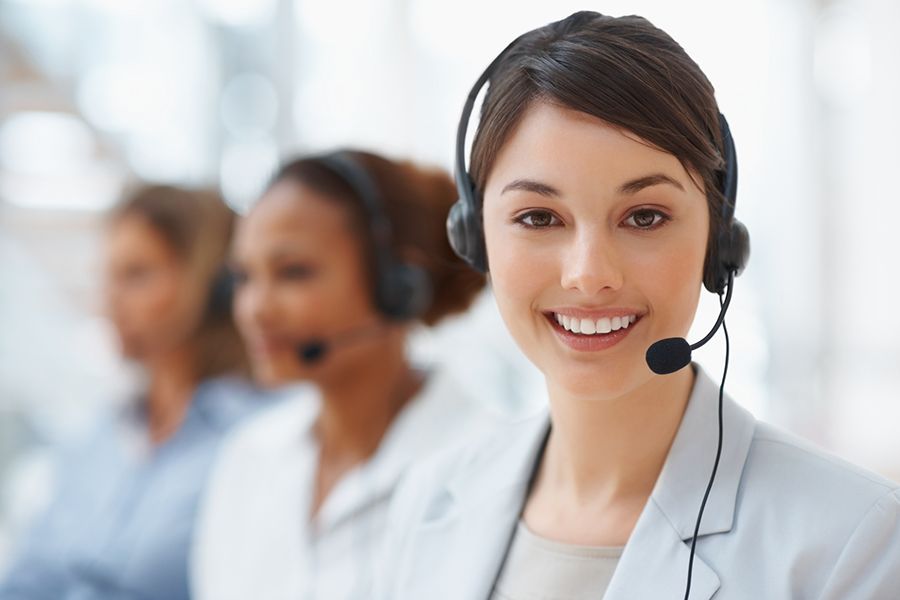 Customer advisor helping with broadband deals